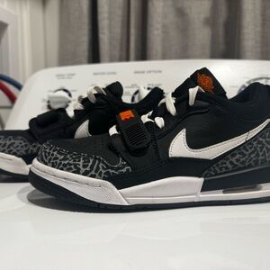 Kids Black and White Nike